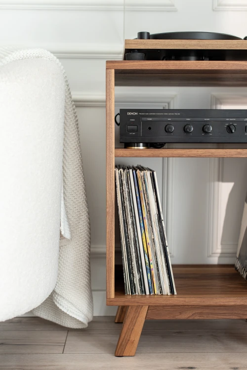 szafka-na-gramofon-i-plyty-winylowe-07.jpg