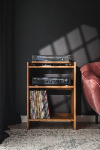 szafka-na-gramofon-i-plyty-winylowe-03-opt.jpg