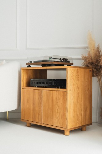 szafka-na-plyty-winylowe-i-gramofon.jpg