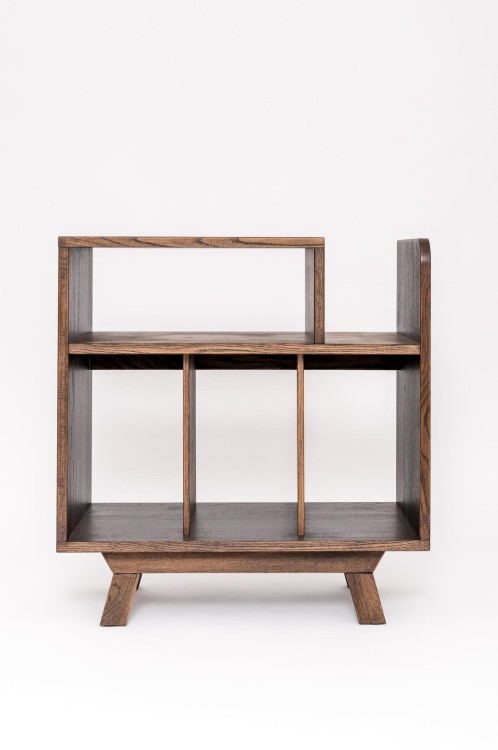 szafka-na-plyty-winylowe-i-gramofon.jpg