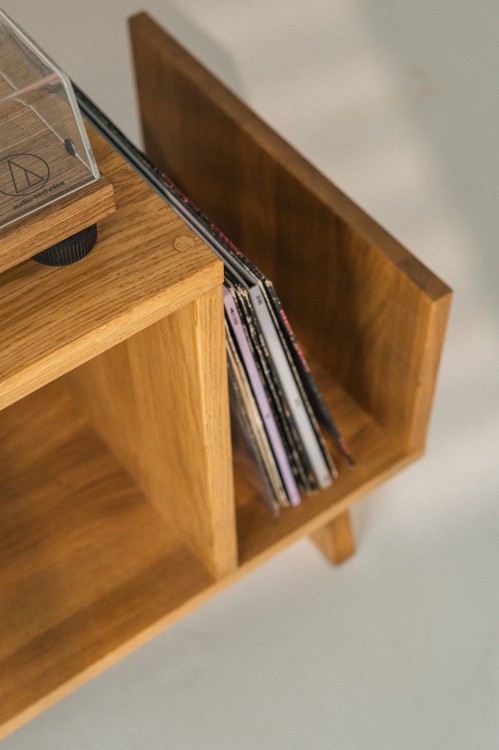 szafka-pod-gramofon-i-plyty-winylowe.jpg