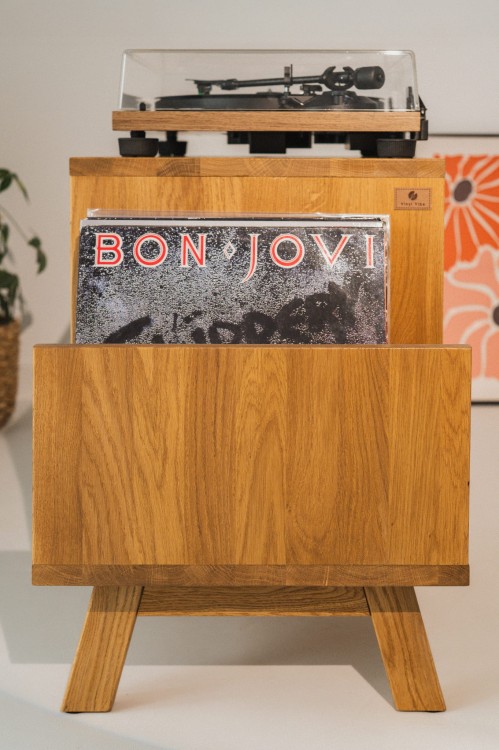 szafka-pod-gramofon-i-plyty-winylowe.jpg