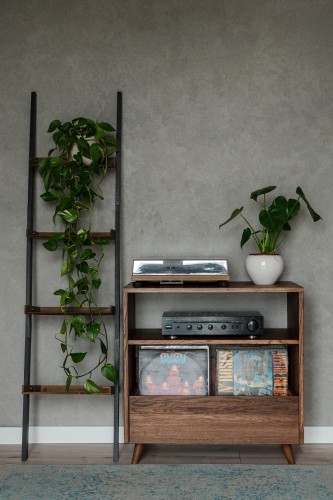 szafka-na-gramofon-i-plyty-winylowe-01.jpg