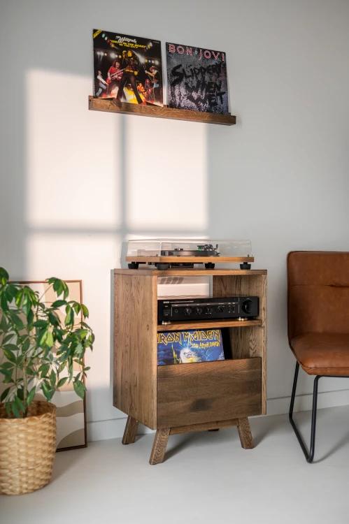 szafka-na-gramofon-i-plyty-winylowe-02.jpg